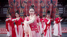 舞蹈：古力娜扎vs哈妮克孜，一个美艳动人，一个可爱活泼