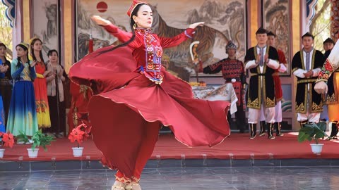 新疆舞蹈动脖子怎么练